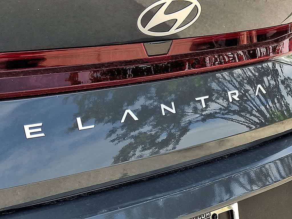New 2026 Hyundai Elantra SE FWD image 8