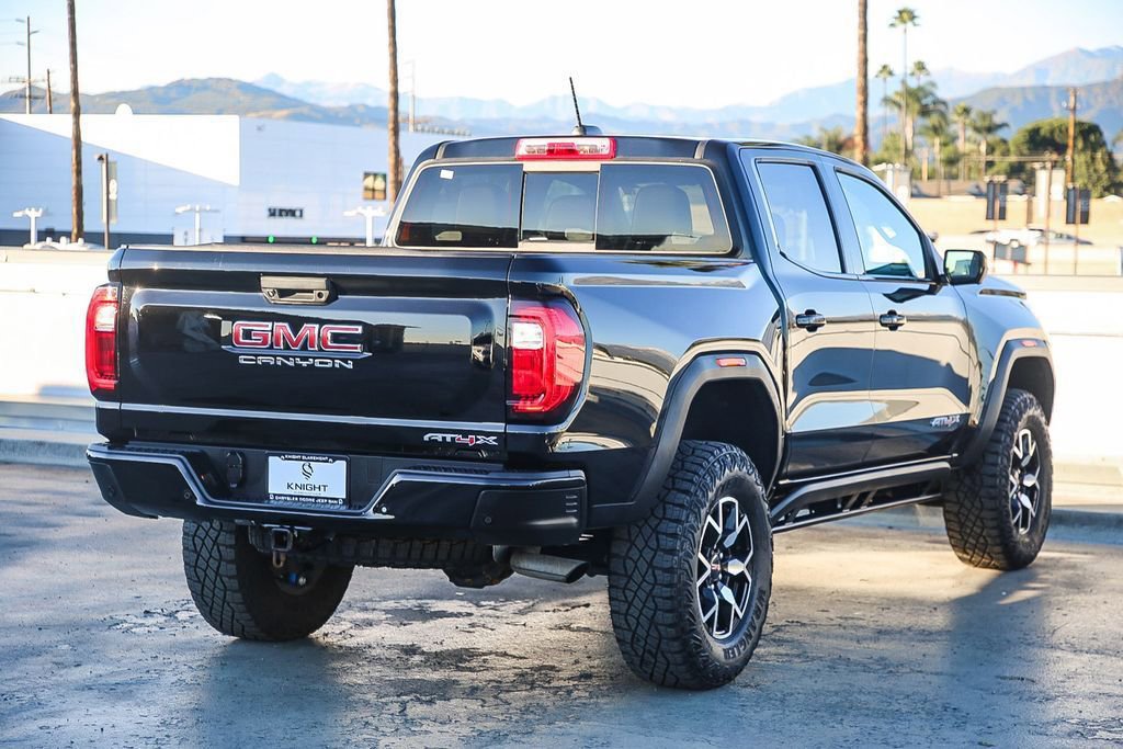 Used 2023 GMC Canyon AT4X image 9