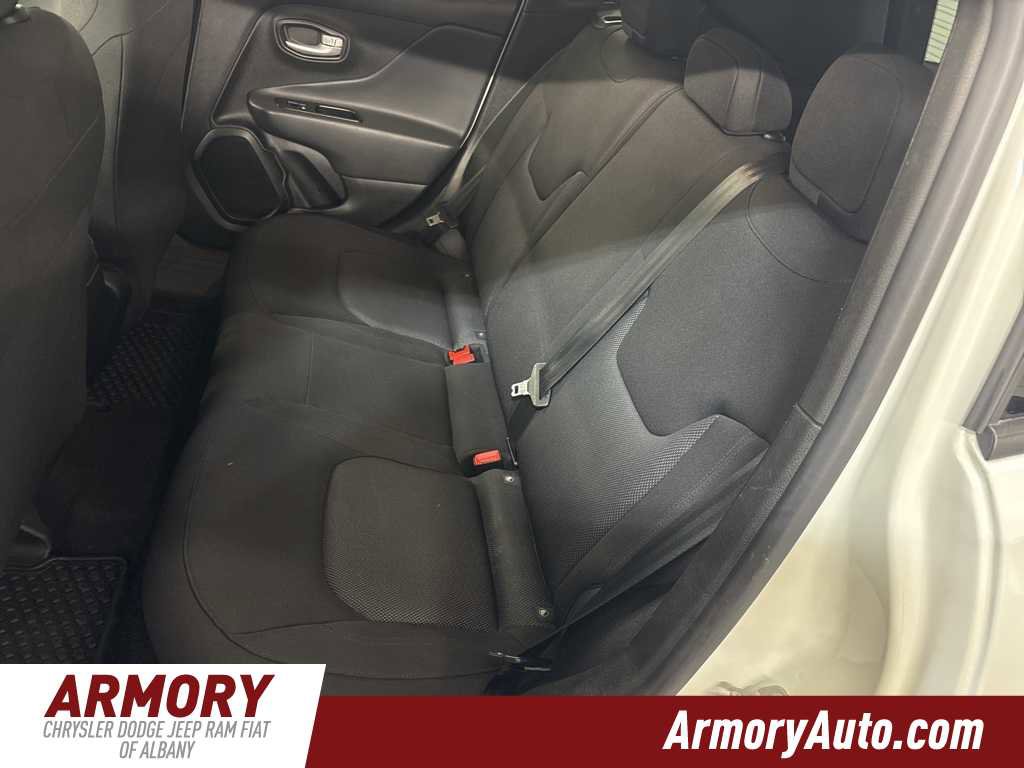 Used 2023 Jeep Renegade Latitude image 27