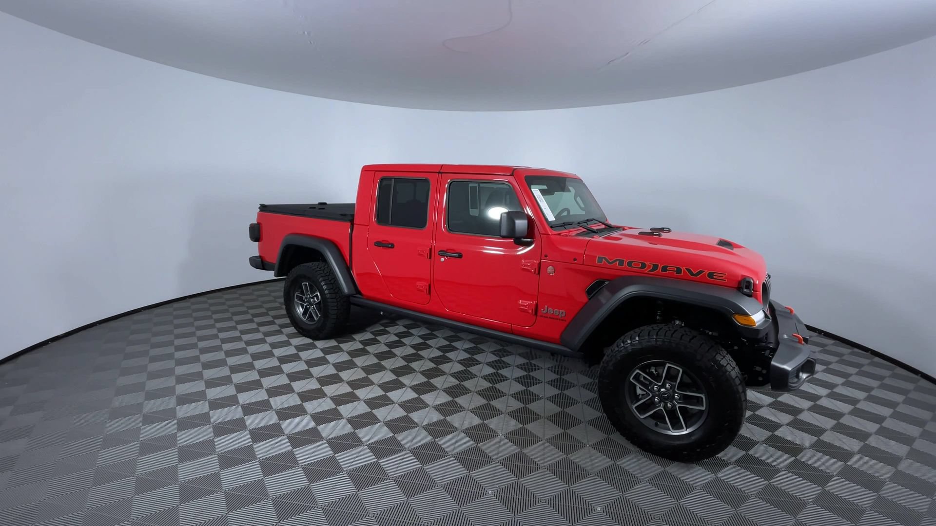 Used 2025 Jeep Gladiator Mojave w/ Convenience Group AWD/4WD image 2