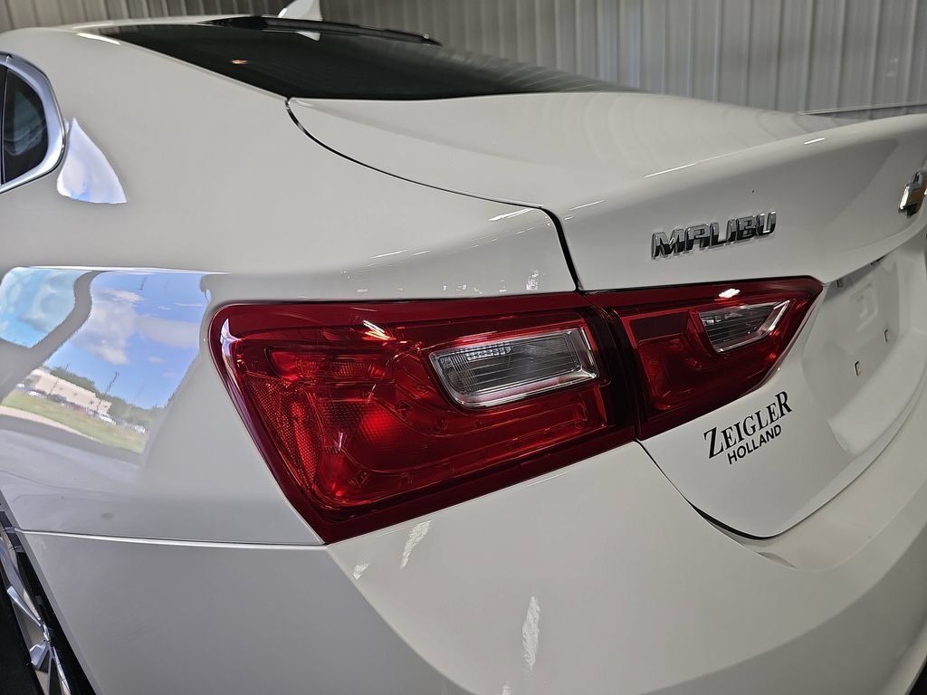 Used 2023 Chevrolet Malibu LT FWD image 34