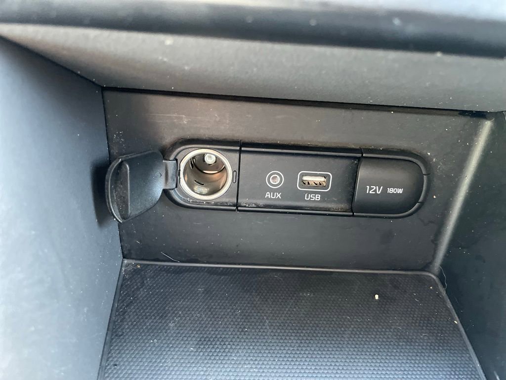 Used 2018 Kia Niro LX FWD image 16
