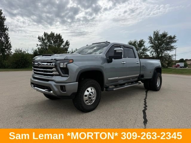Used 2024 Chevrolet Silverado 3500 High Country w/ High Country Premium Package AWD/4WD image 2