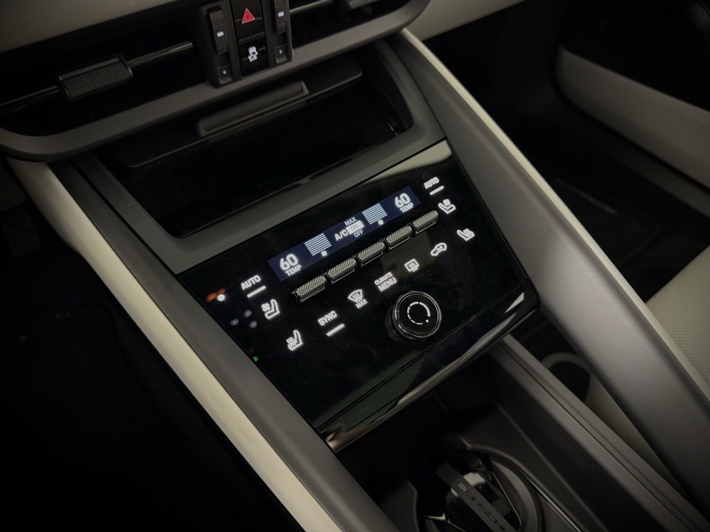 New 2024 Porsche Macan 4 Electric image 27