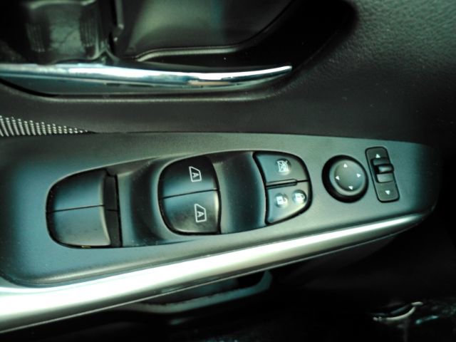 Used 2018 Nissan Kicks SV image 31