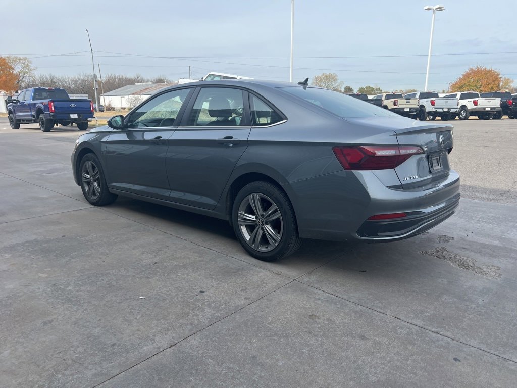 Used 2024 Volkswagen Jetta SE image 7