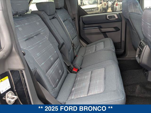 New 2025 Ford Bronco Badlands AWD/4WD image 17