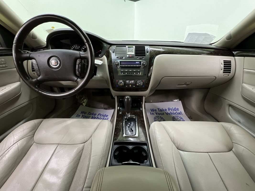 Used 2010 Cadillac DTS FWD image 18