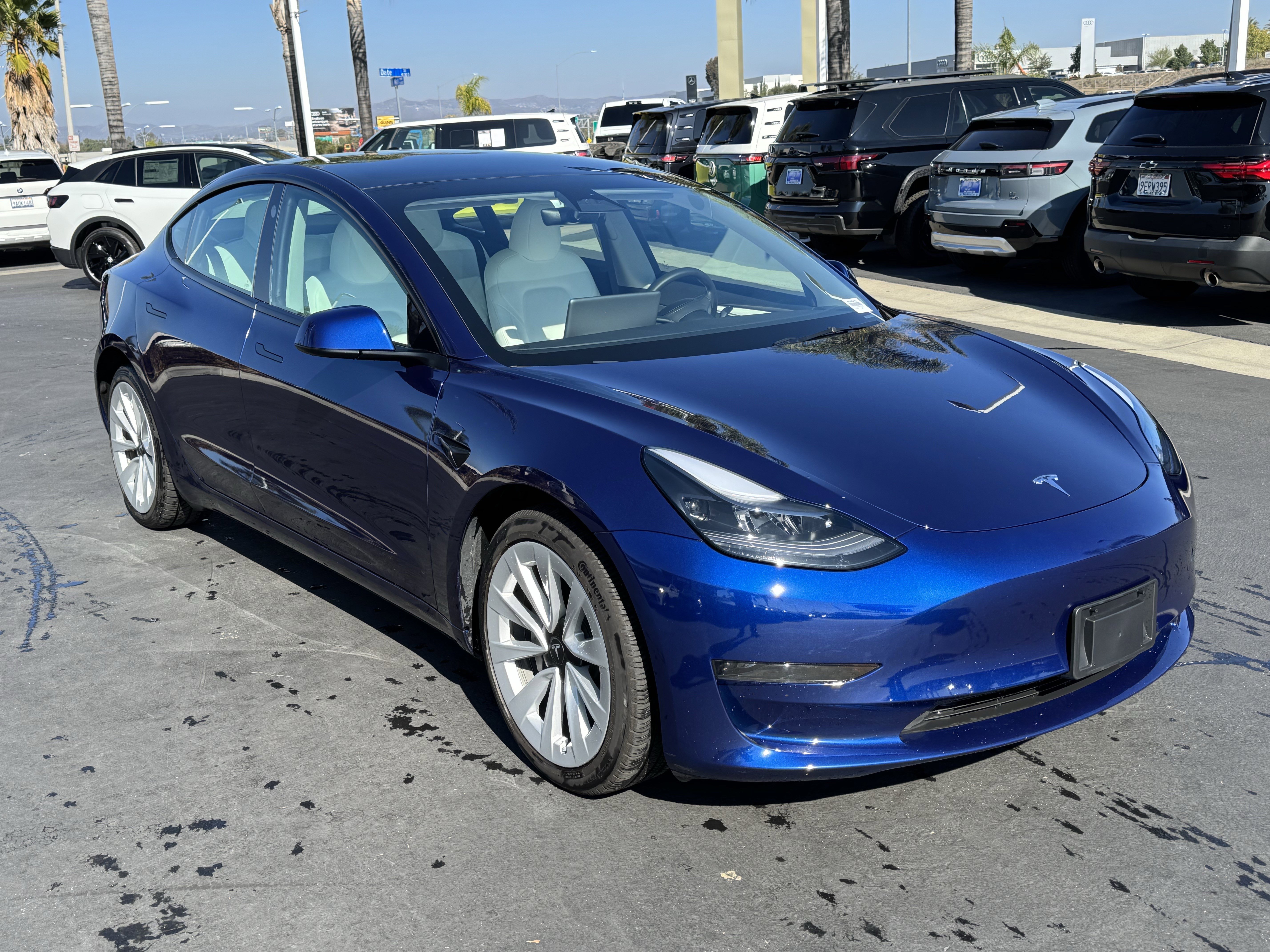 Used 2023 Tesla Model 3 Standard Range image 2