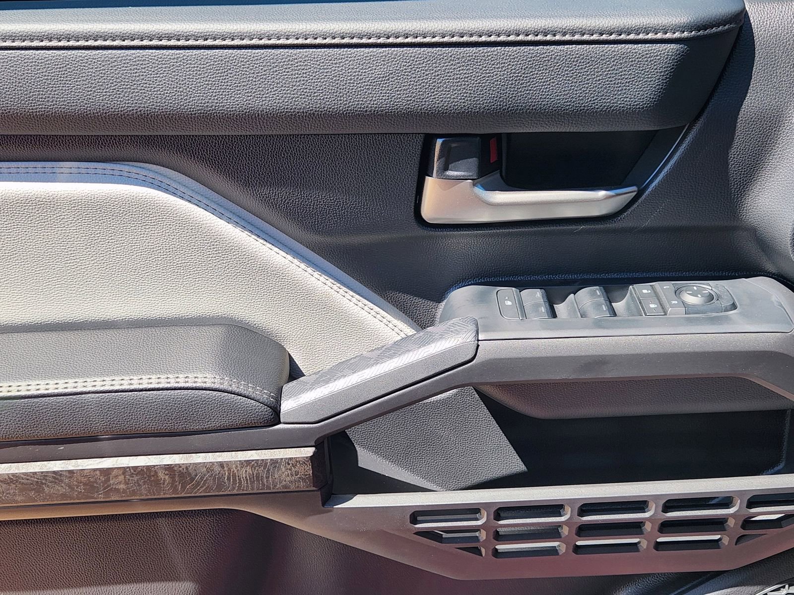 New 2026 Toyota Tacoma Limited image 21