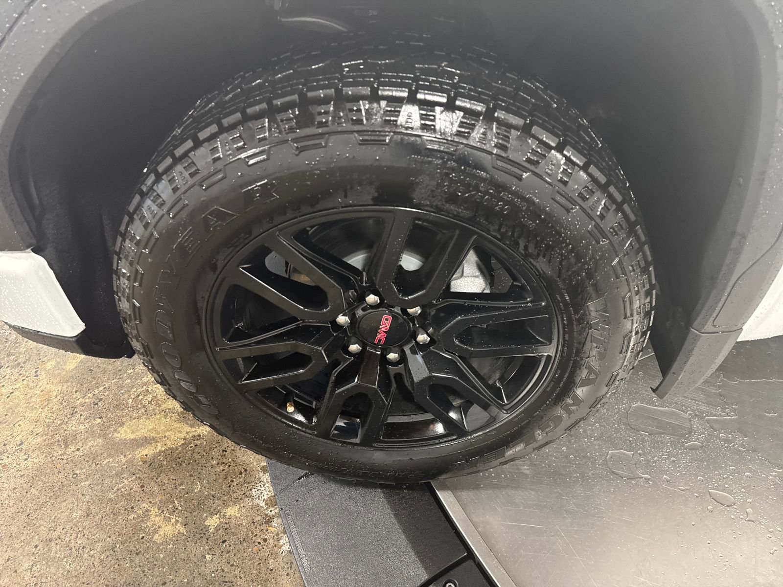 Used 2026 GMC Sierra 1500 Elevation w/ Preferred Package image 7