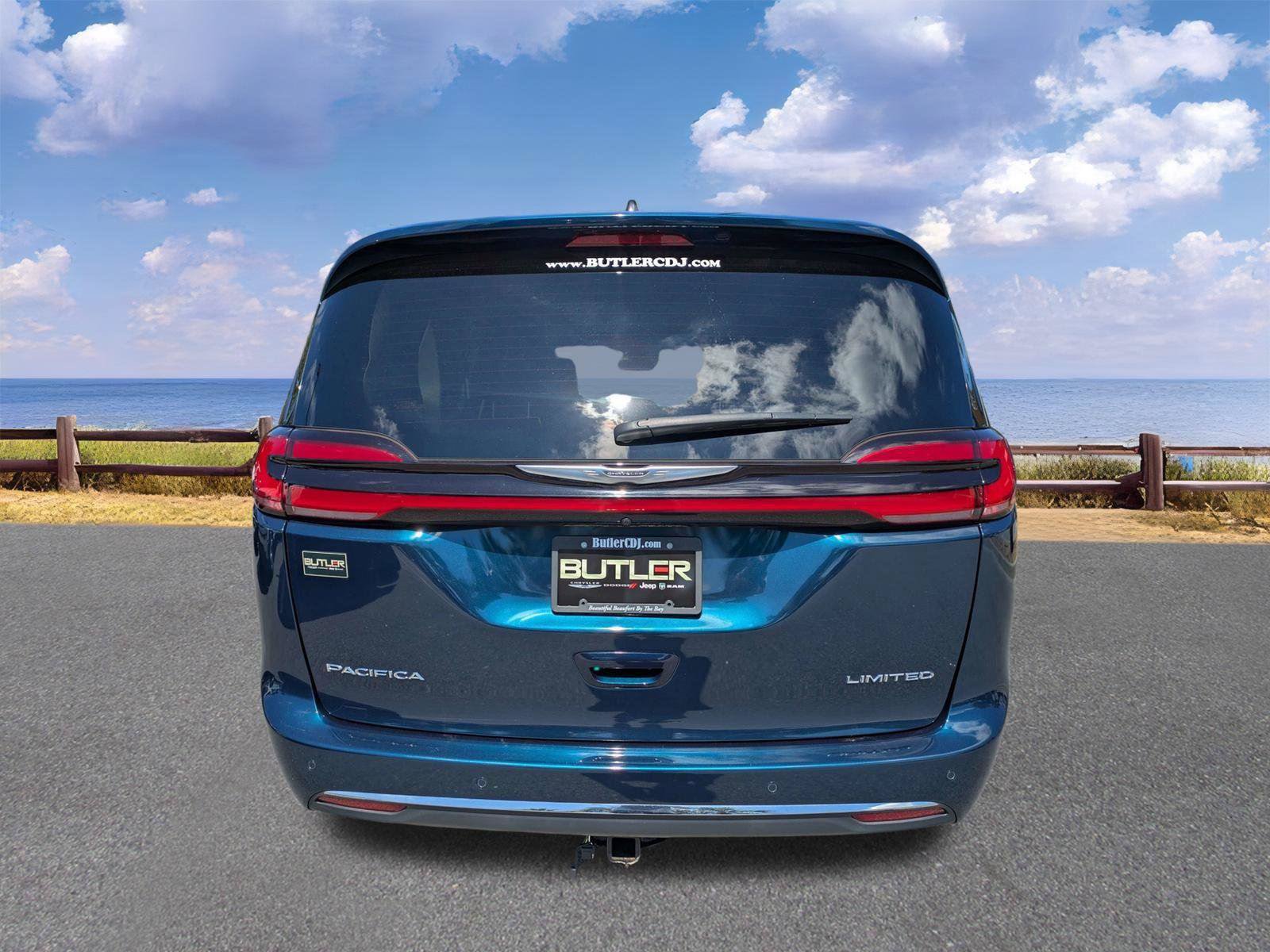 Certified 2023 Chrysler Pacifica Limited FWD image 7