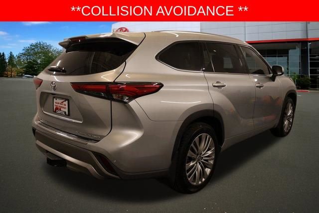 Used 2022 Toyota Highlander Platinum AWD/4WD image 3