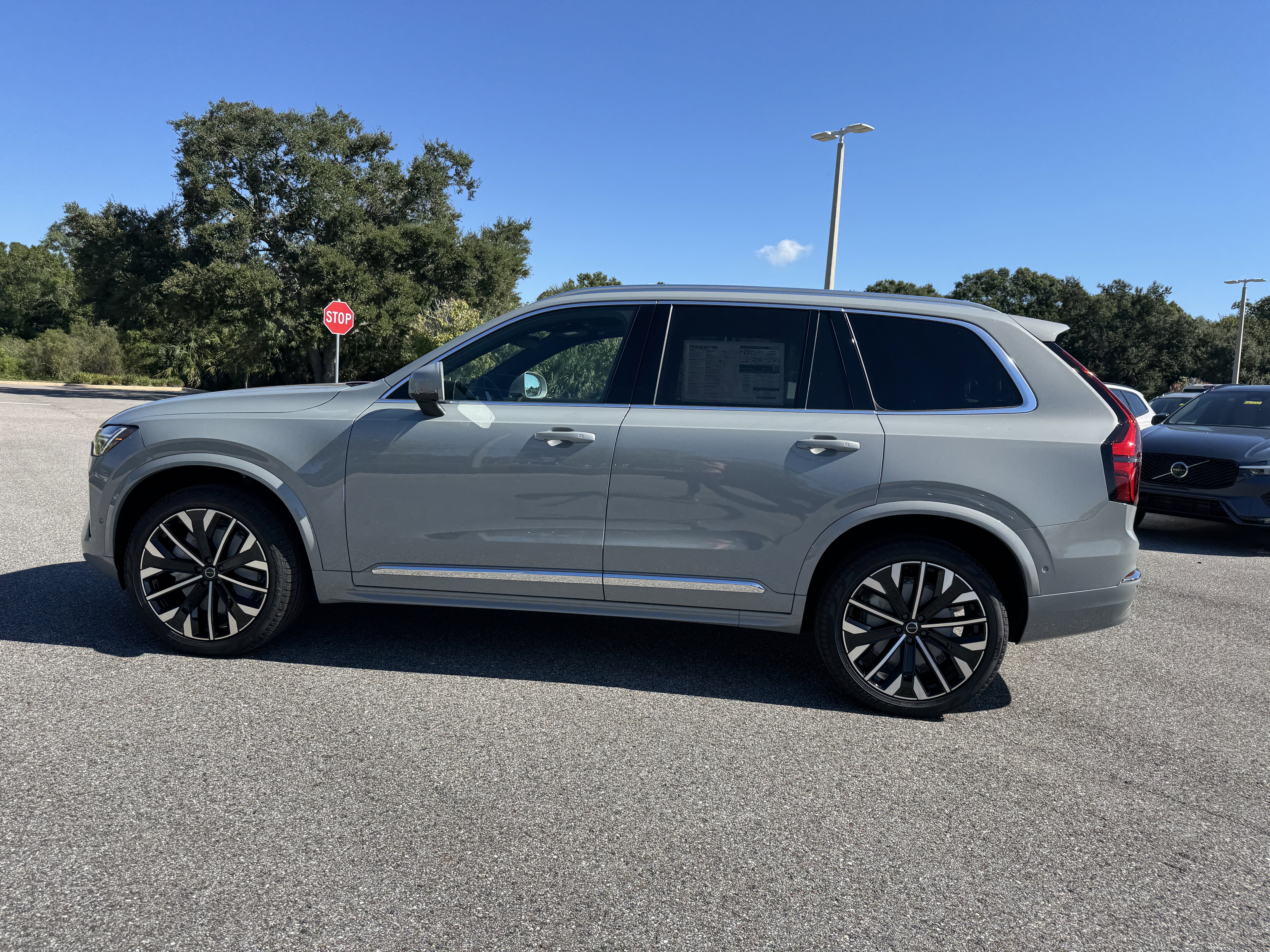 New 2026 Volvo XC90 B6 Plus w/ Protection Package image 6