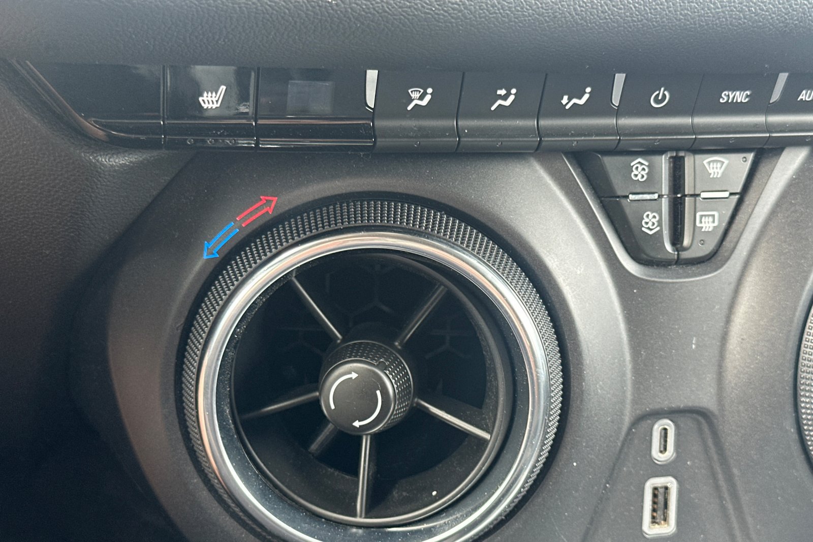 Used 2024 Chevrolet Blazer LT w/ Convenience Package FWD image 28