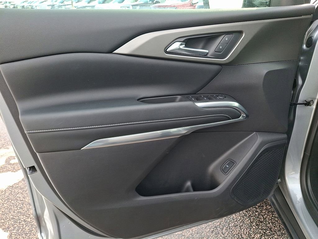 New 2025 Chevrolet Traverse LT w/ Driver Confidence Package image 14