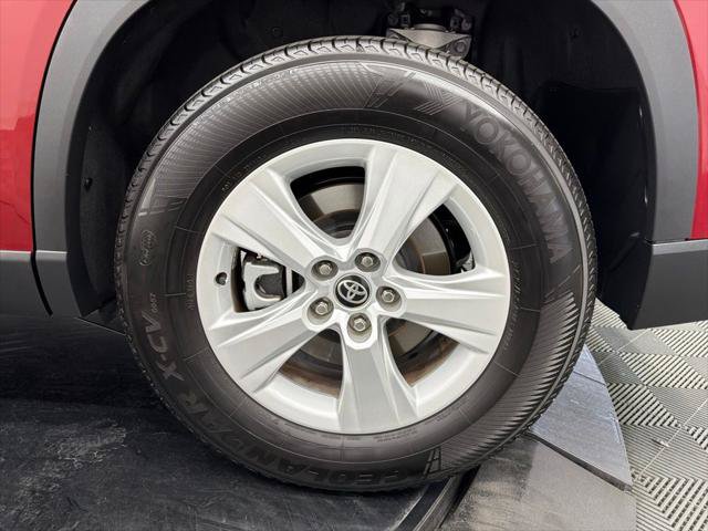 Certified 2025 Toyota Grand Highlander FWD image 16