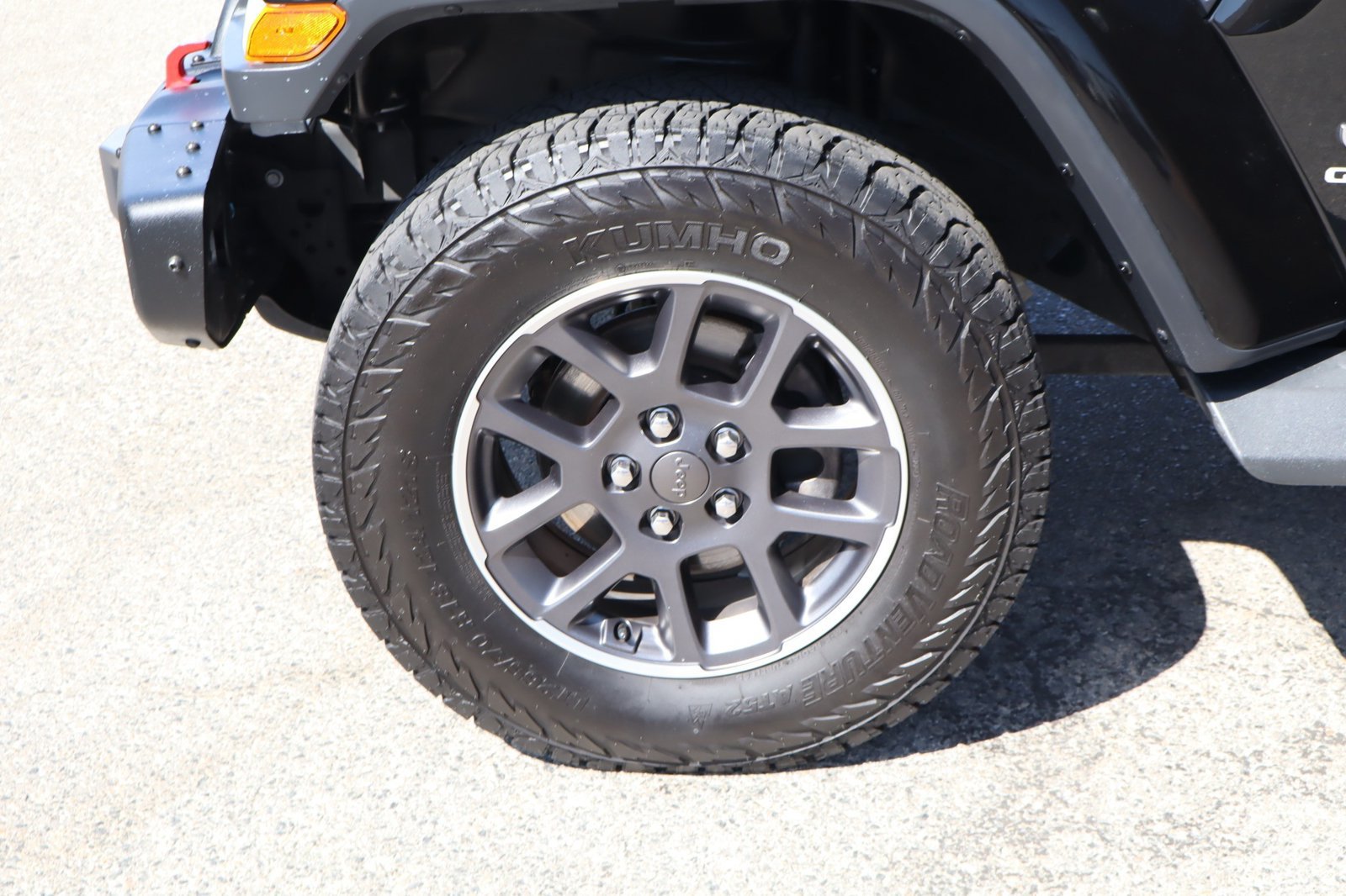 Used 2020 Jeep Gladiator Overland w/ Trailer Tow Package AWD/4WD image 14