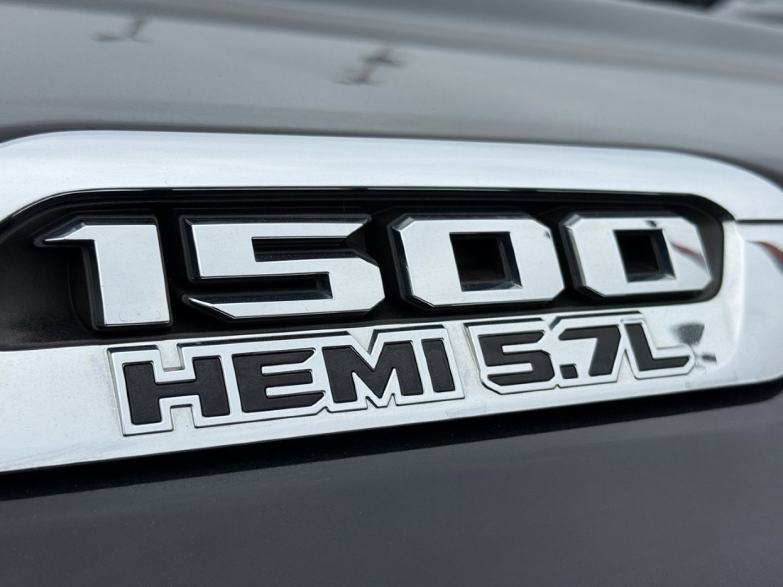 Used 2019 RAM 1500 Laramie image 37