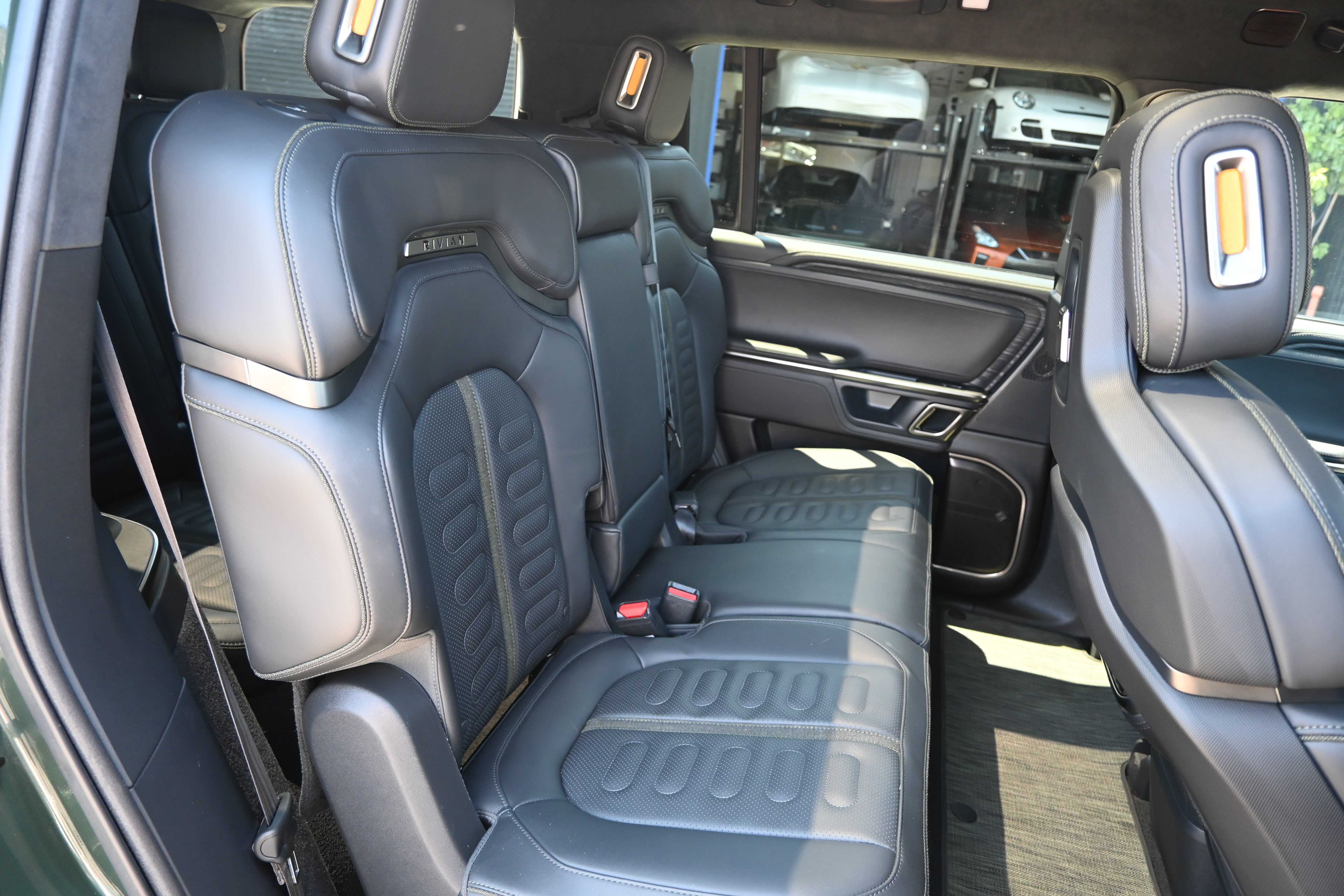 Used 2023 Rivian R1S Adventure AWD/4WD image 35