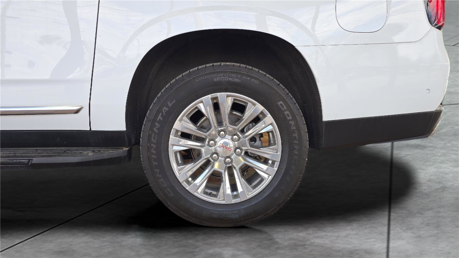 Used 2025 GMC Yukon XL Denali AWD/4WD image 29