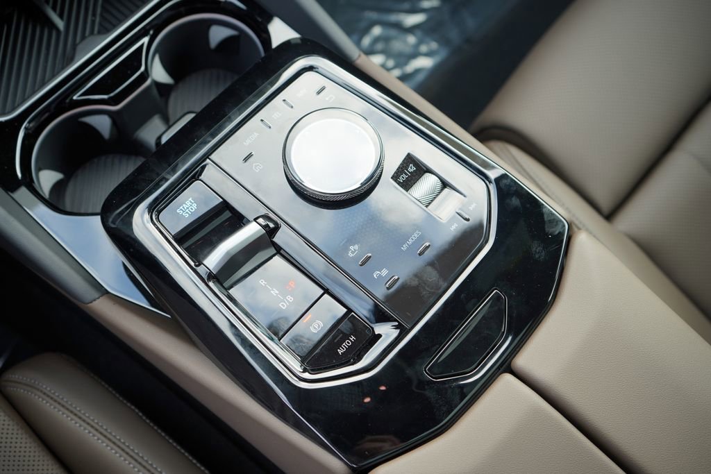 New 2026 BMW i5 eDrive40 w/ Premium Package image 19