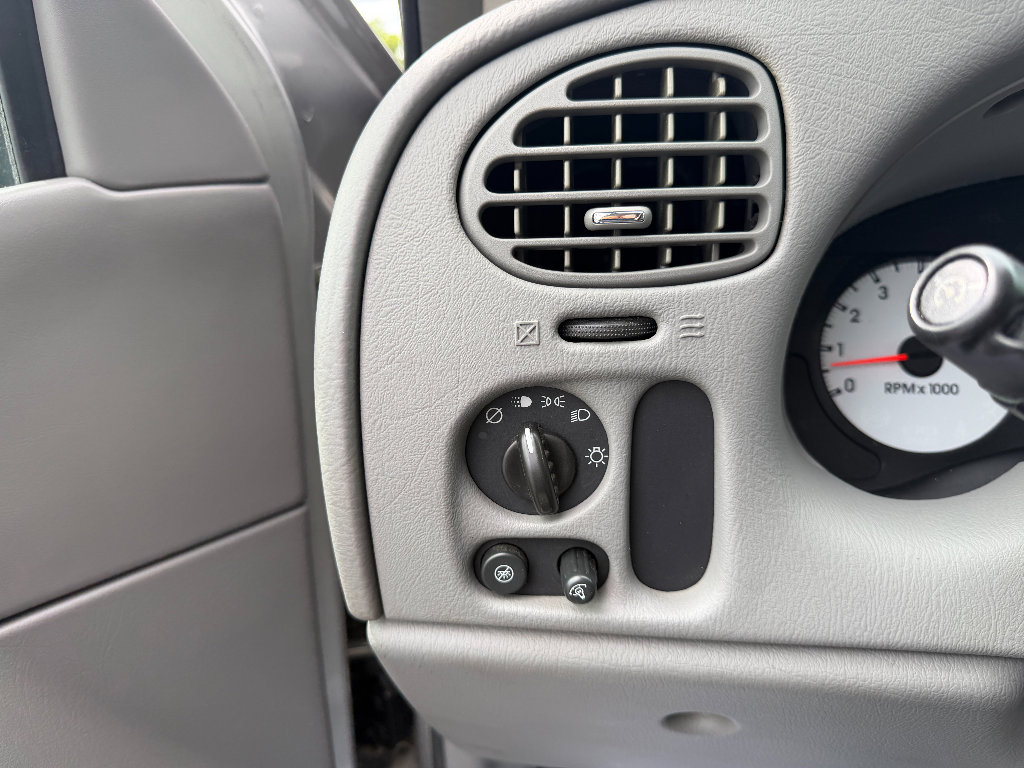 Used 2005 Chevrolet TrailBlazer LS w/ LS Preferred Equipment Group RWD image 29