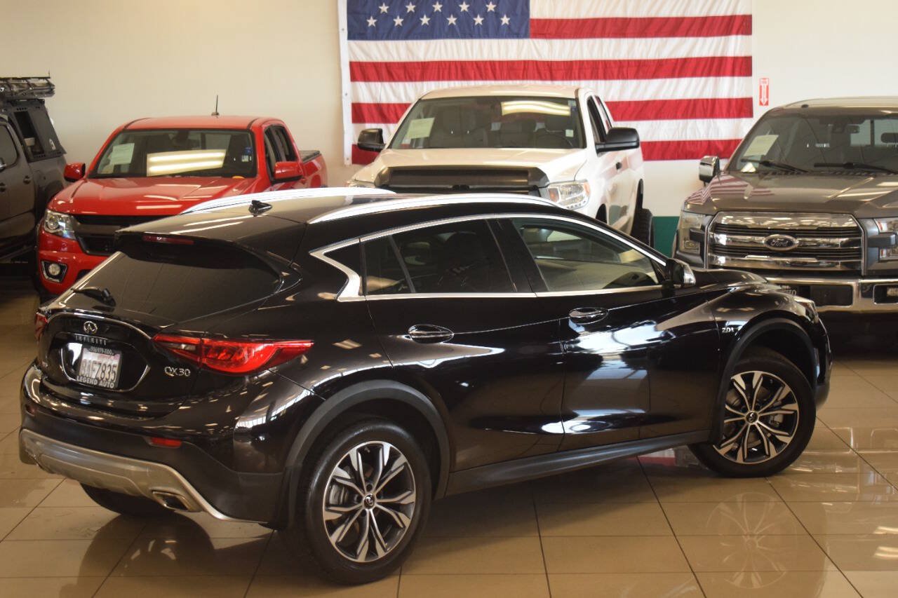 Used 2018 INFINITI QX30 Premium w/ Navigation Package AWD/4WD image 28