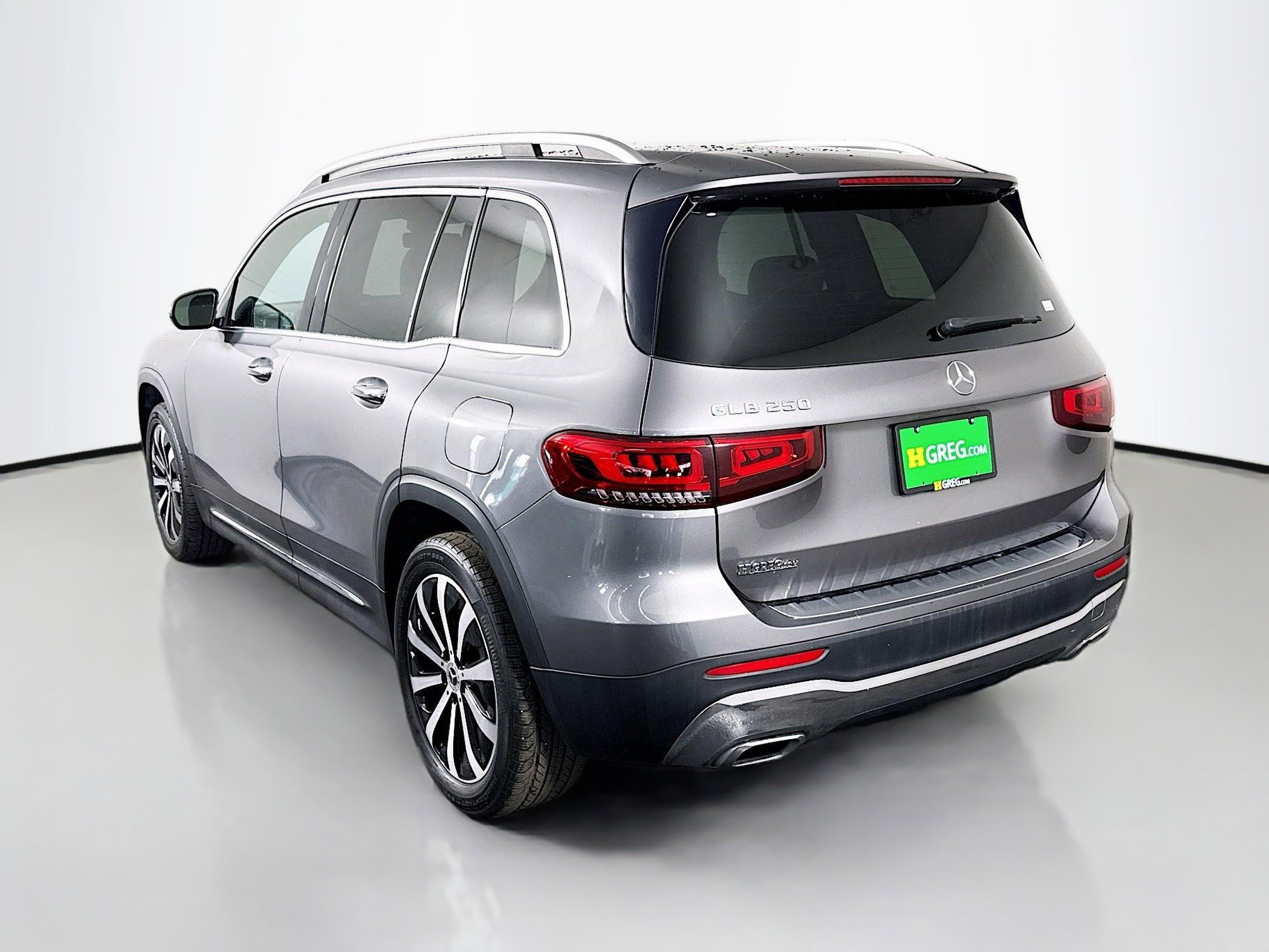 Used 2022 Mercedes-Benz GLB 250 w/ Premium Package Lite image 7