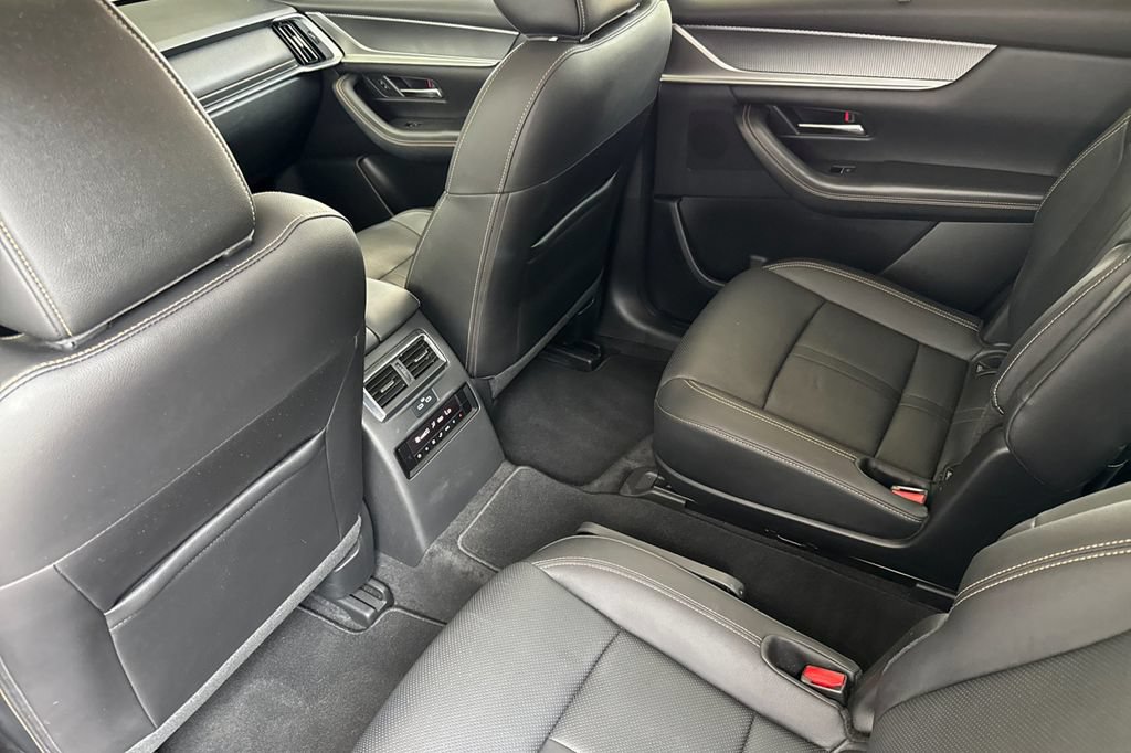 Used 2024 MAZDA CX-90 Plug-In Hybrid w/ Preferred AWD/4WD image 12
