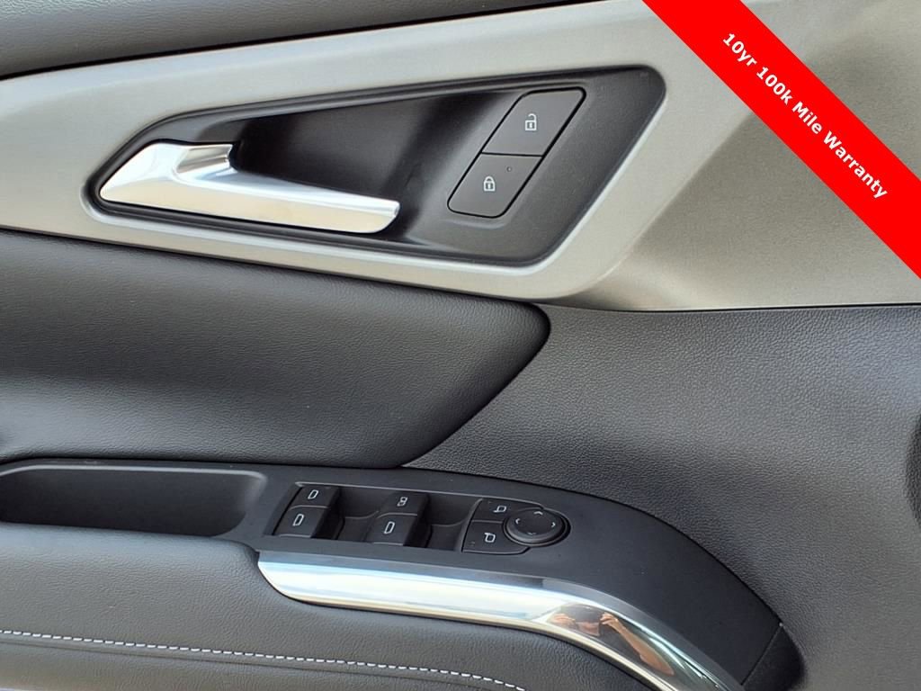 New 2025 Chevrolet Traverse LT w/ Driver Confidence Package image 24