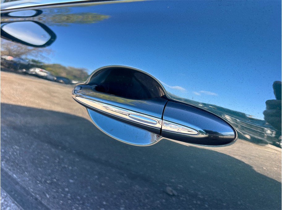 Used 2017 Jaguar XJ R-Sport image 15