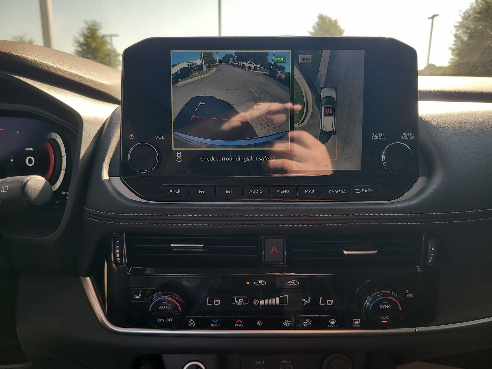 Used 2023 Nissan Rogue Platinum w/ Platinum Premium Package FWD image 22