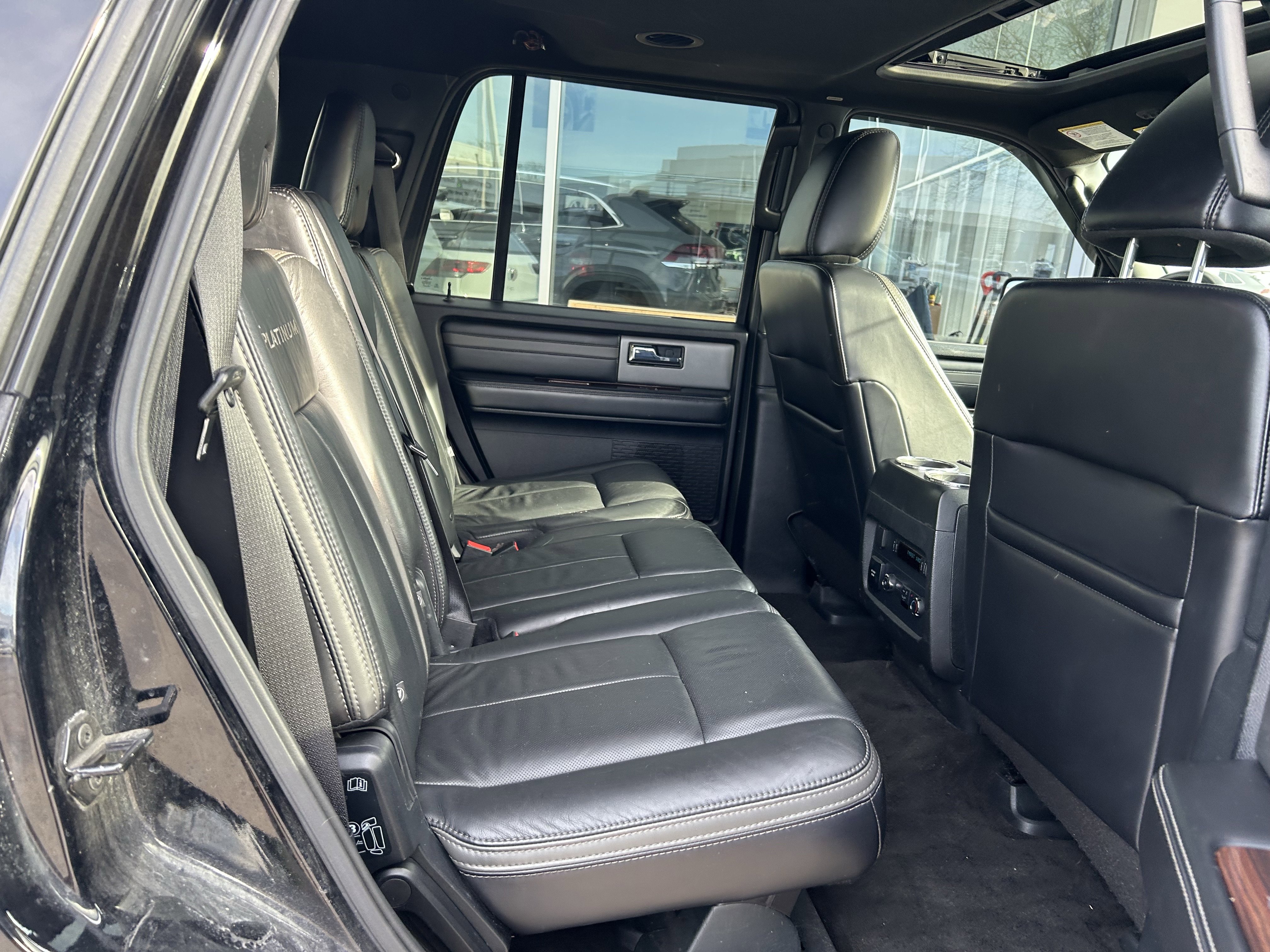 Used 2016 Ford Expedition Platinum image 28
