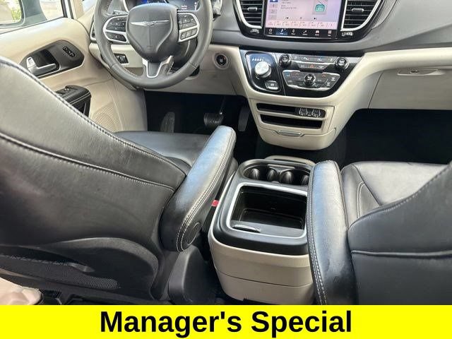 Used 2023 Chrysler Pacifica Touring-L FWD image 35