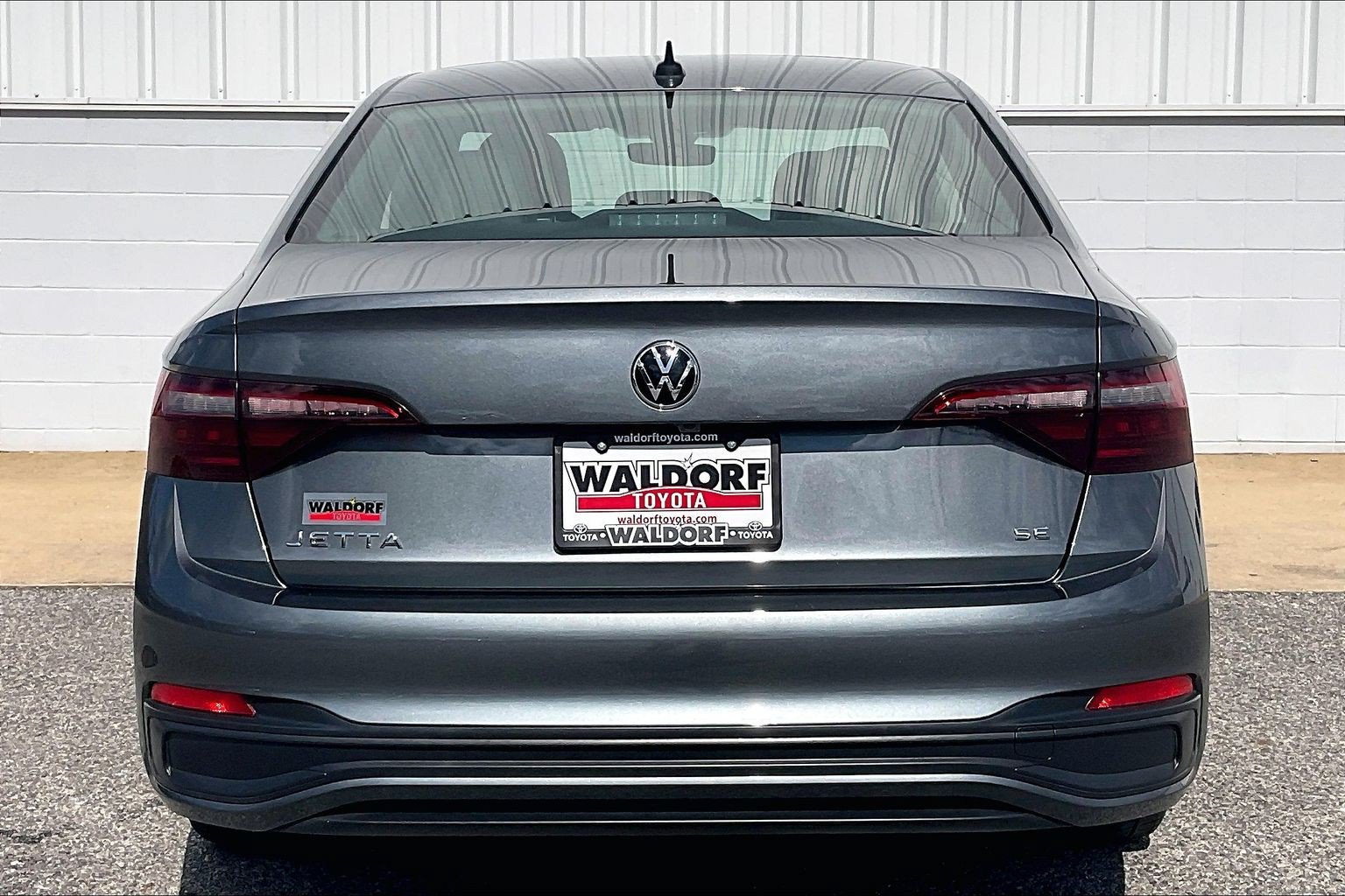 Used 2024 Volkswagen Jetta SE FWD image 5