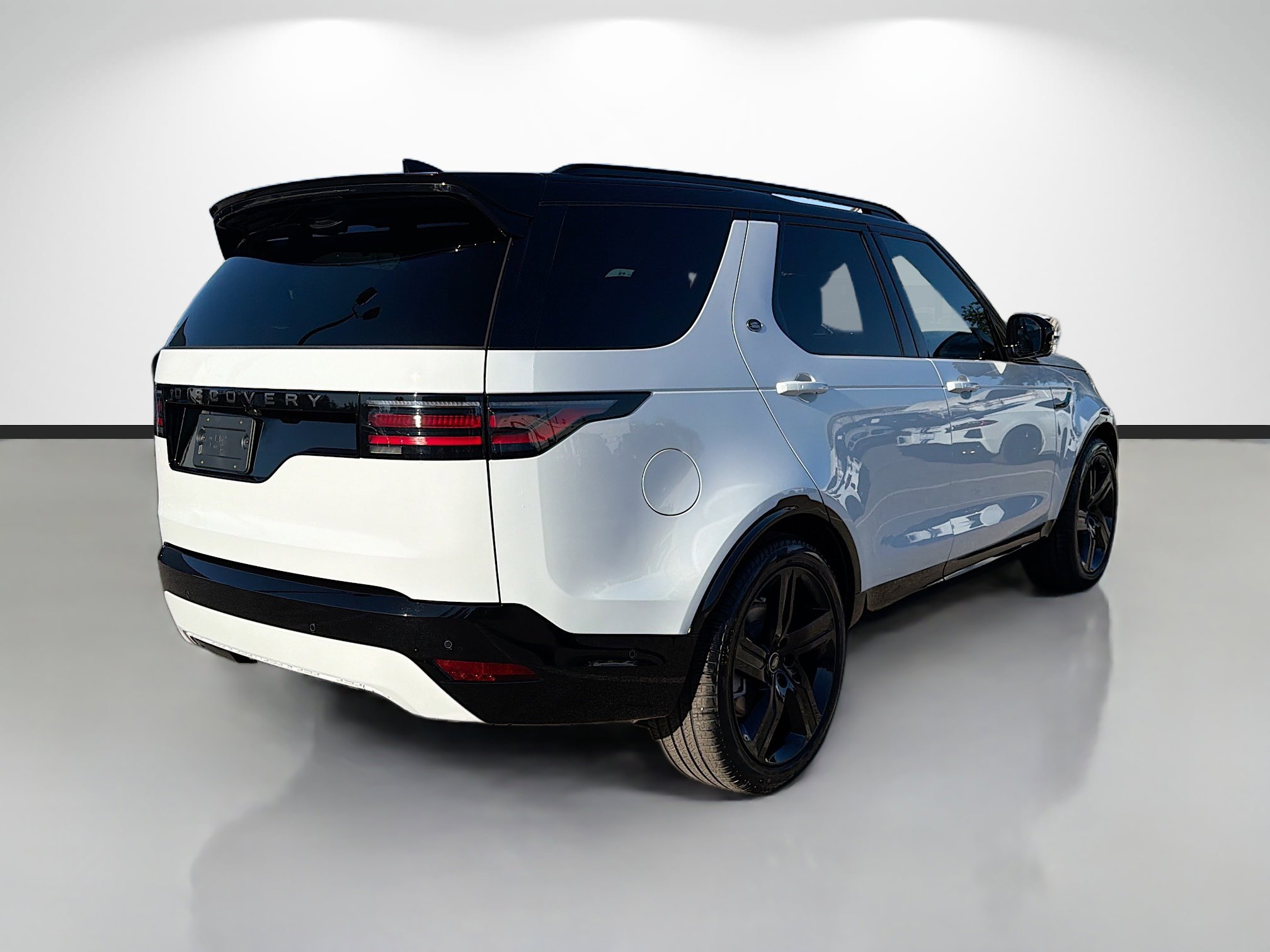 New 2026 Land Rover Discovery Dynamic SE image 5