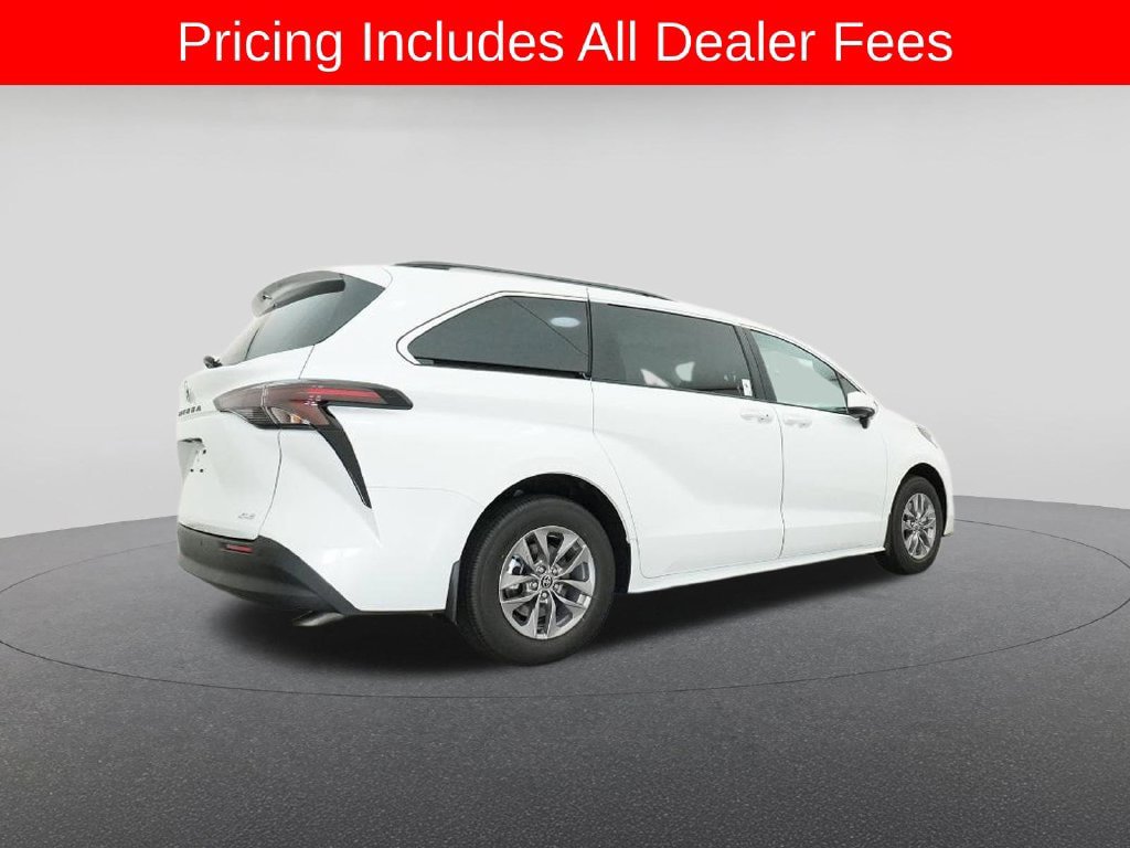 New 2026 Toyota Sienna XLE FWD image 25