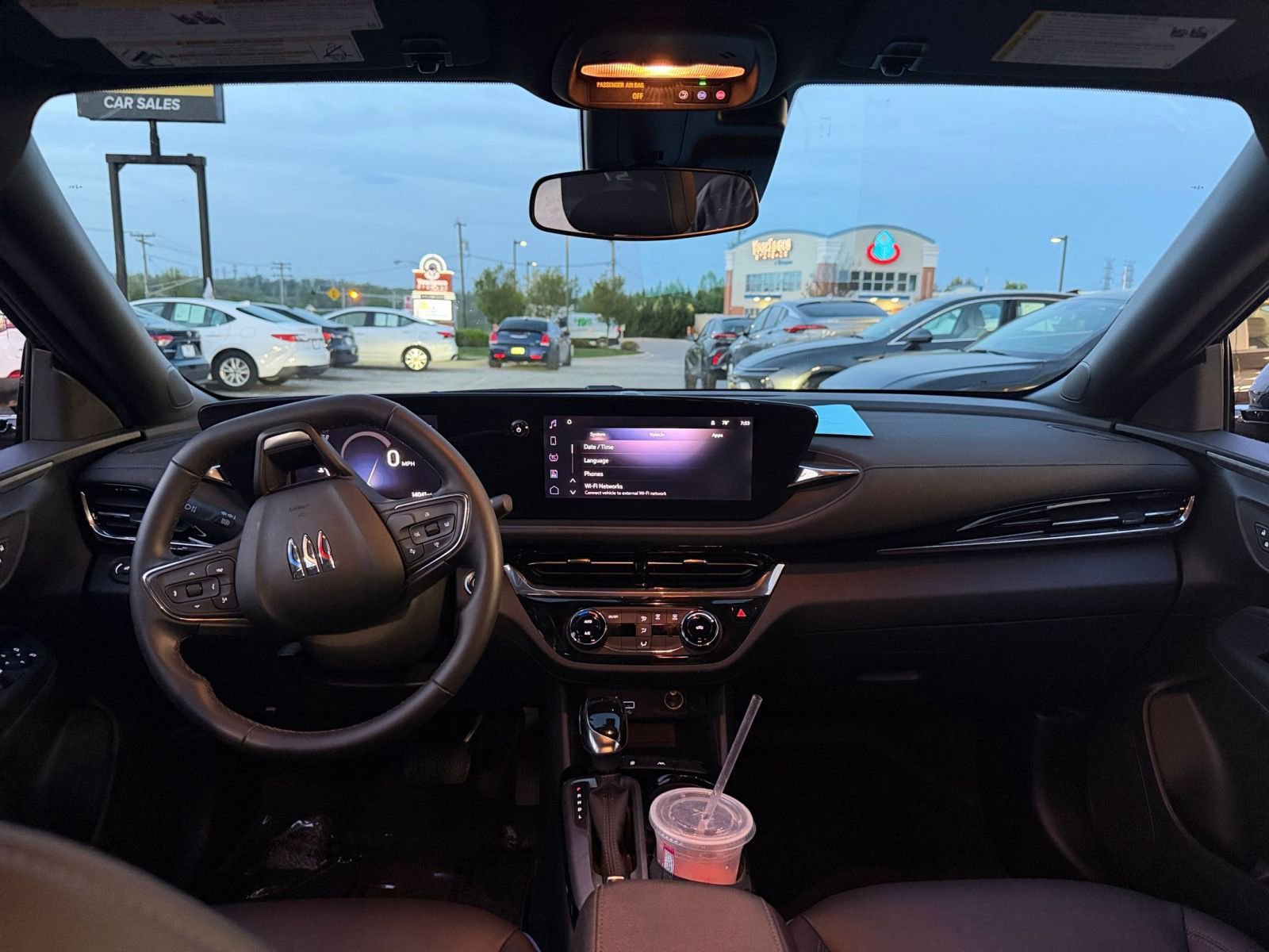 Used 2025 Buick Envista Sport Touring image 28