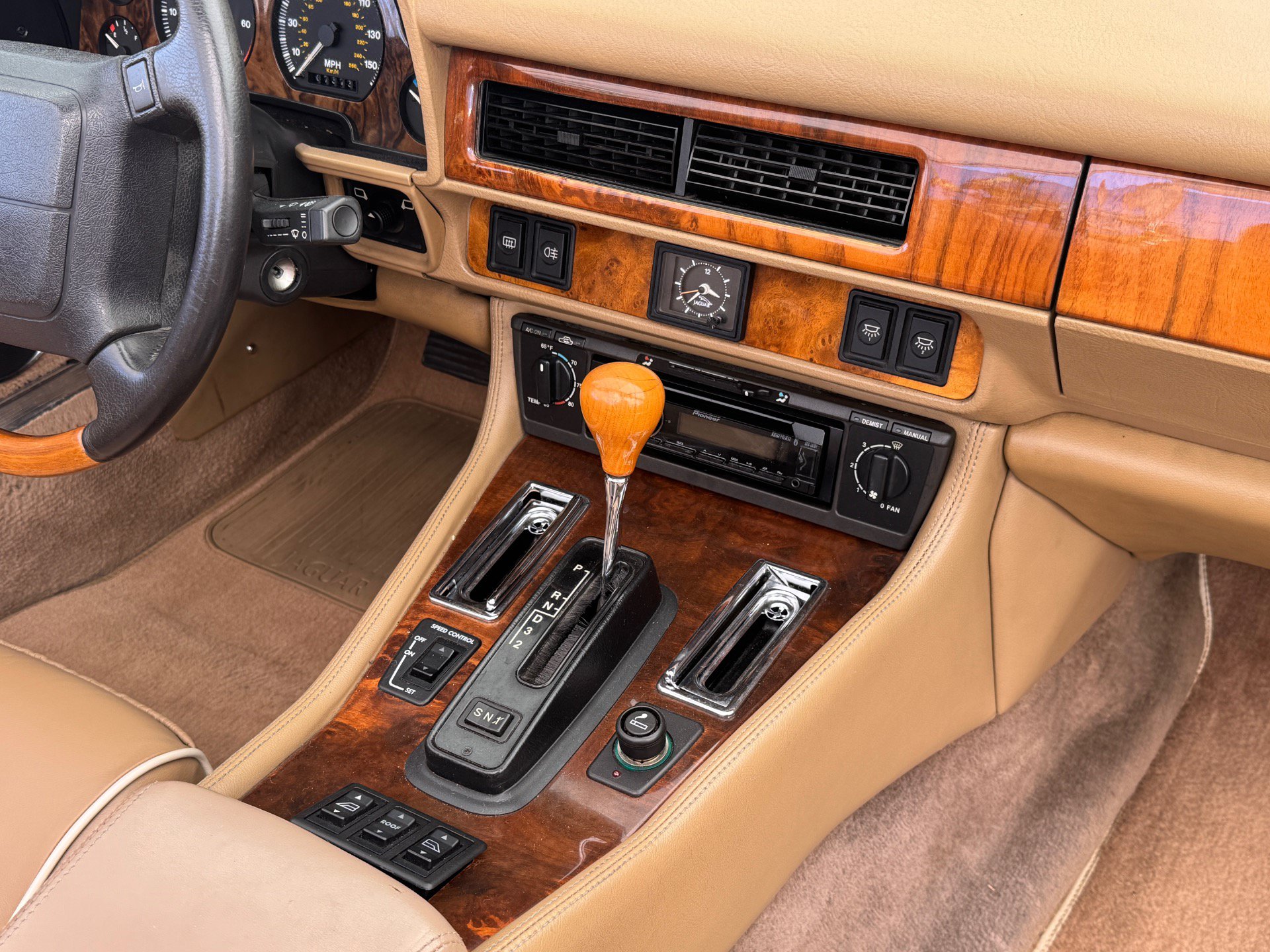 Used 1996 Jaguar XJS 4.0 Convertible RWD image 25