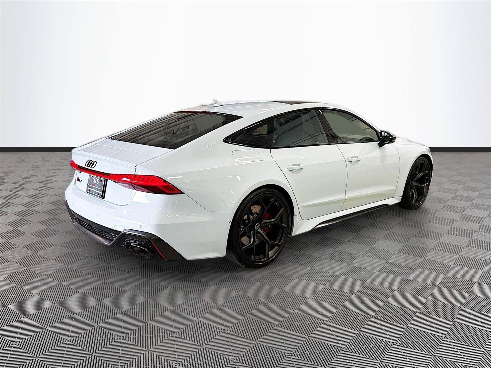 Used 2025 Audi RS 7 Performance AWD/4WD image 7
