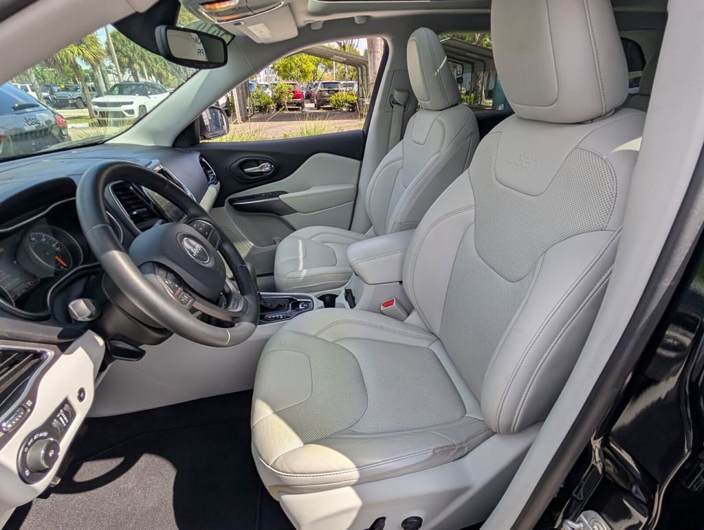 Used 2019 Jeep Cherokee Limited image 10