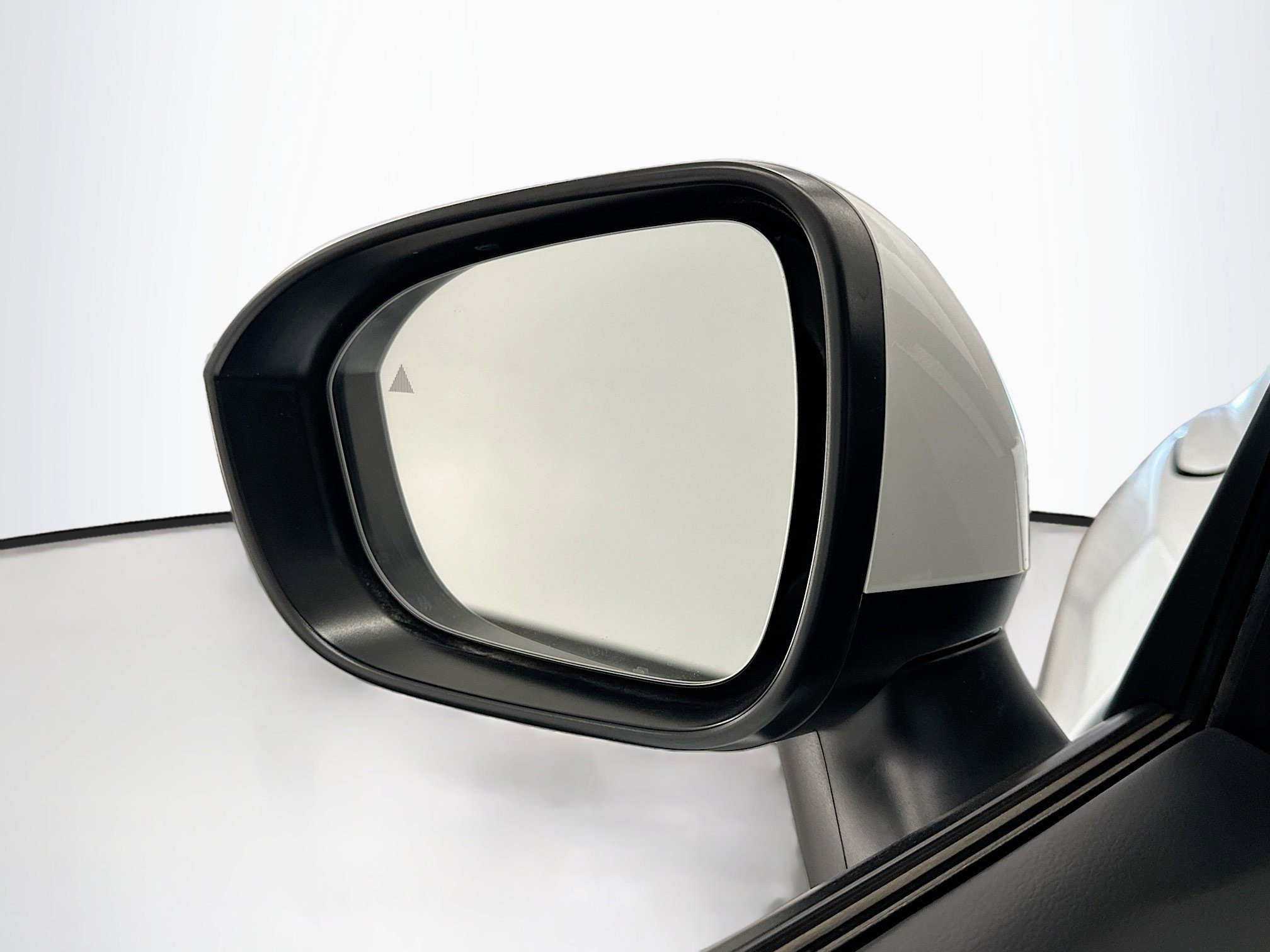 Used 2025 Nissan Rogue SV image 16