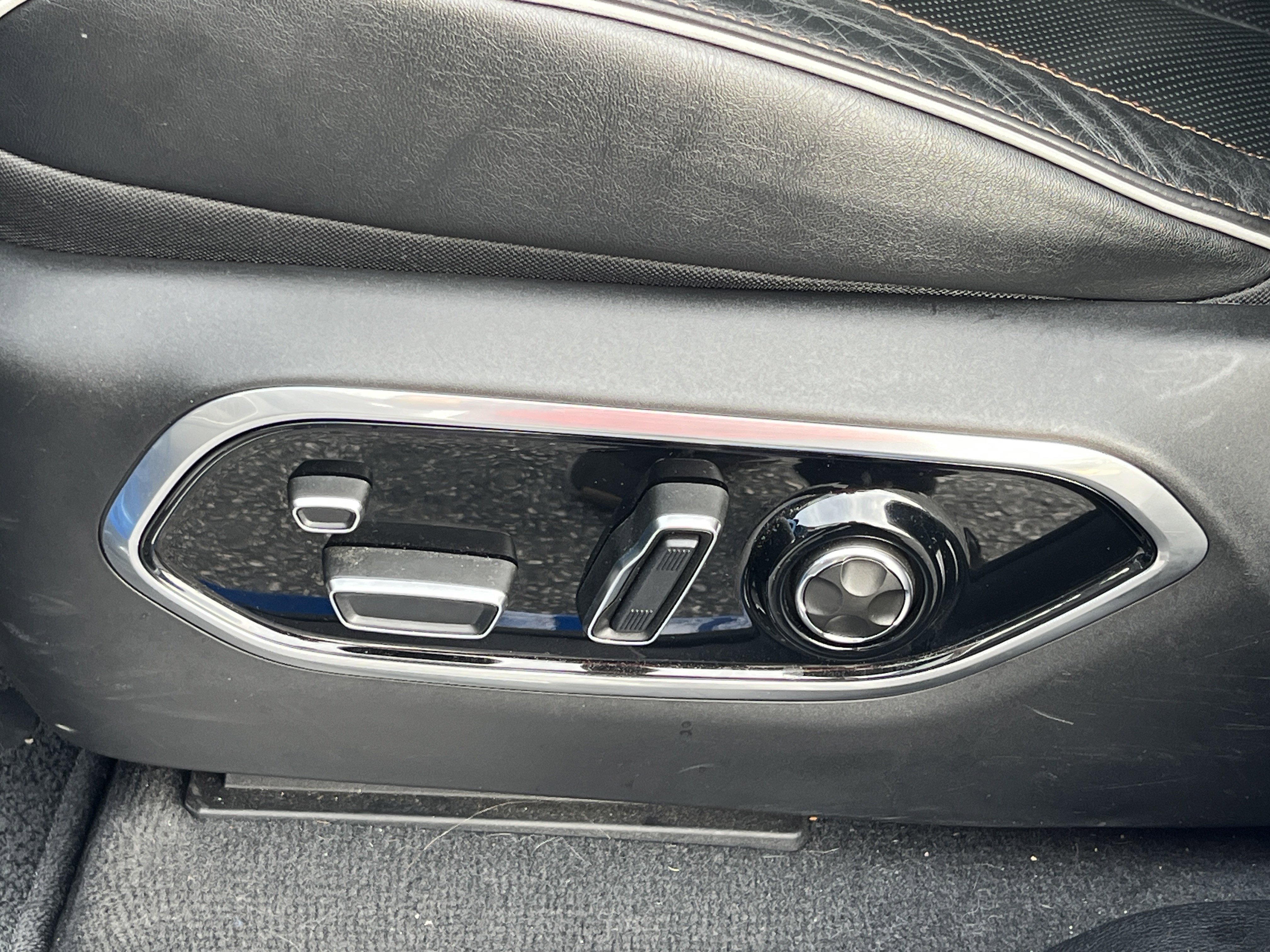 Used 2023 Jeep Grand Cherokee Summit w/ Adv Protech Group IV image 21