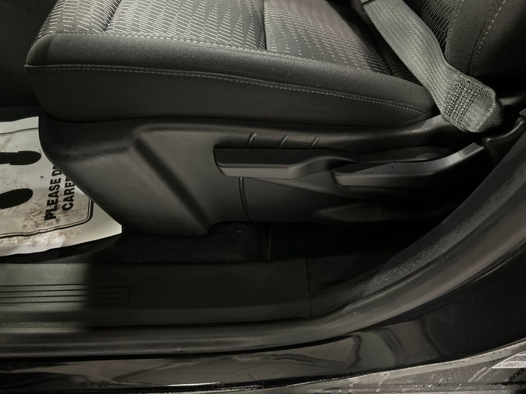 Used 2025 Chevrolet Equinox LT image 12