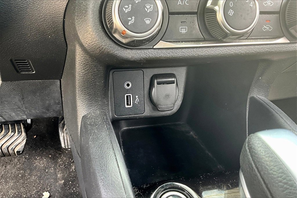 Used 2021 Nissan Versa SV image 30