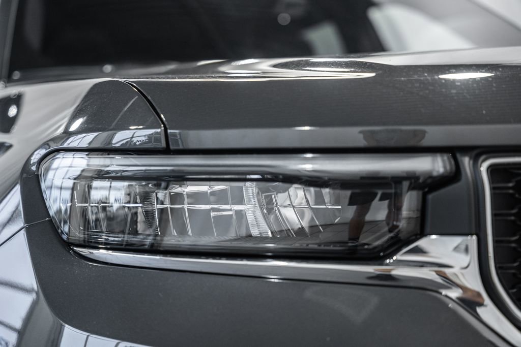 New 2025 Jeep Grand Cherokee Laredo X w/ Luxury Tech Group I image 12