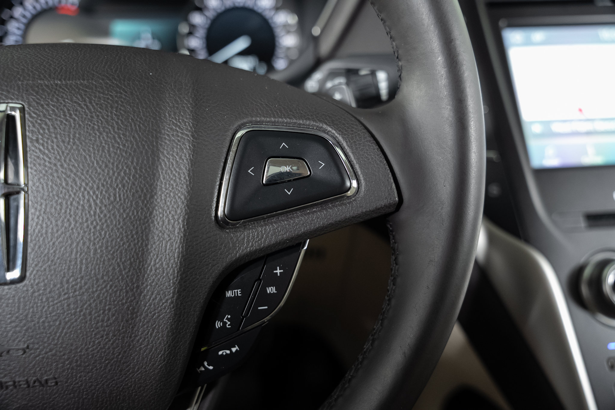 Used 2015 Lincoln MKC FWD w/ Equipment Group 101A Select image 30