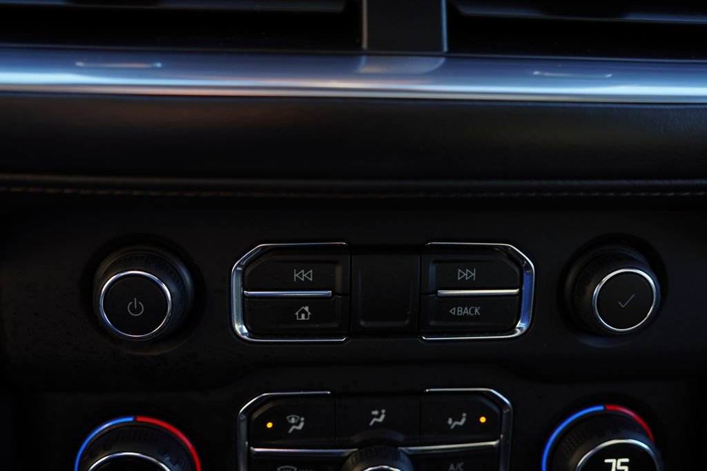 Certified 2024 Chevrolet Suburban High Country image 32