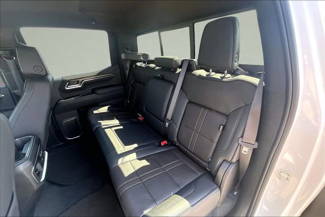 Used 2024 Chevrolet Silverado 1500 High Country w/ Technology Package AWD/4WD image 25